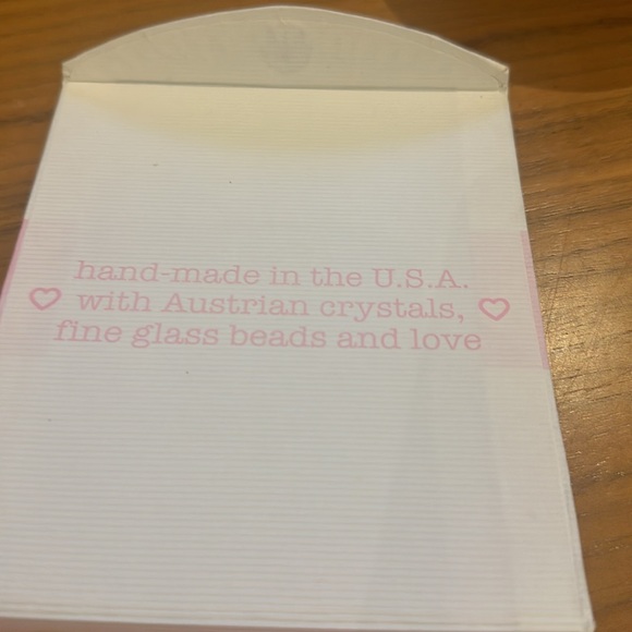 Hand made necklace with Australian crystals and fine glass beads. - Picture 3 of 7